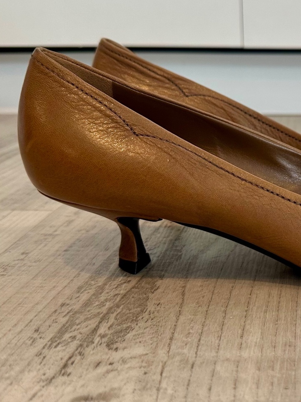 Vintage Prada Leather Pointed Toe Buckle Pumps, 38.5 (NEVER WORN!) - Picture 5 of 8